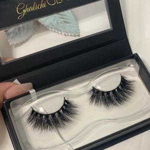 LILY LASHES !!!!
